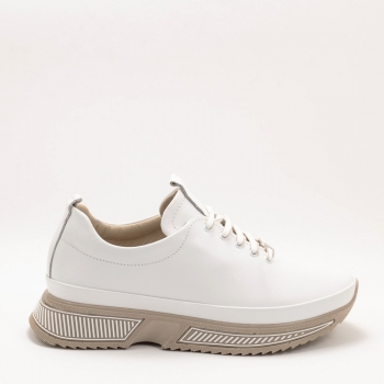 Дамски маратонки в бяло