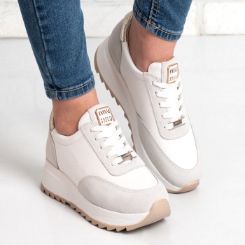 Дамски маратонки в бяло и сиво