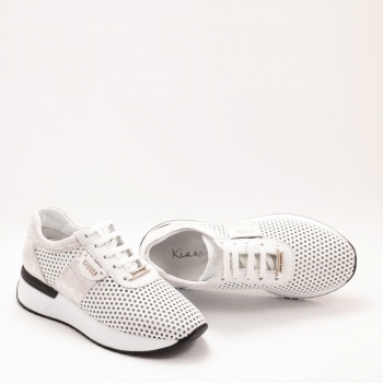 Дамски маратонки в бяло и сребристо