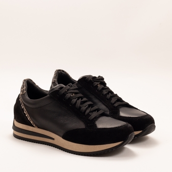 Дамски маратонки в черно