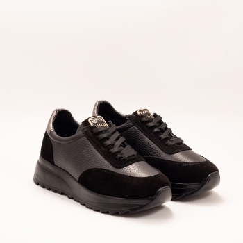 Дамски маратонки в черно