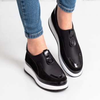 Дамски маратонки в черно