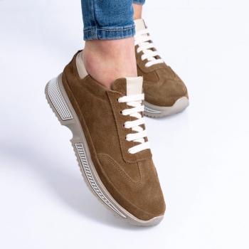 Дамски маратонки в камел и бежово