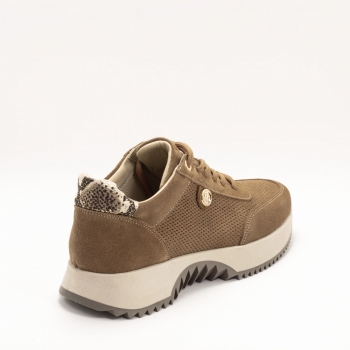 Дамски маратонки в светло кафяво