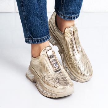 Дамски маратонки в златно