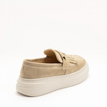 Дамски мокасини в бежово