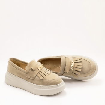 Дамски мокасини в бежово