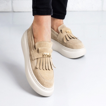 Дамски мокасини в бежово