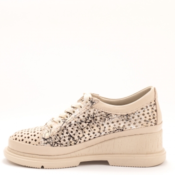 Дамски обувки на платформа в бежово