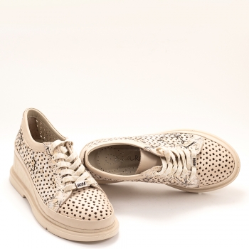 Дамски обувки на платформа в бежово