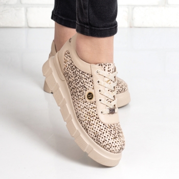 Дамски обувки на платформа в бежово