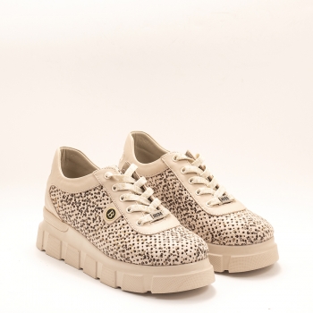 Дамски обувки на платформа в бежово