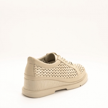 Дамски обувки на платформа в бежово и златисто
