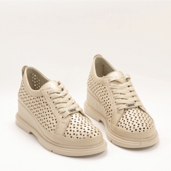 Дамски обувки на платформа в бежово и златисто