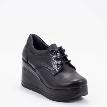 Дамски обувки на платформа в черно