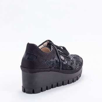 Дамски обувки на платформа в черно