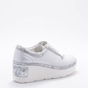 Дамски обувки на платформа в перлено бяло