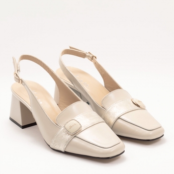 Дамски обувки на ток в бежово