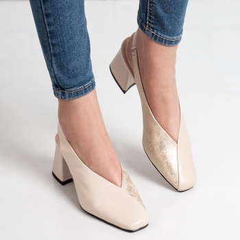 Дамски обувки на ток в бежово и златисто