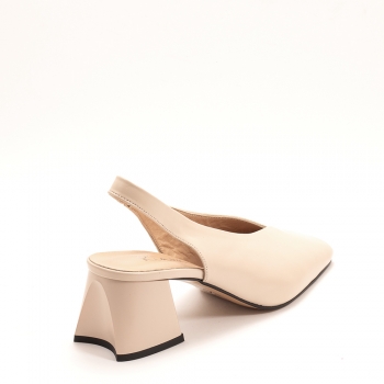 Дамски обувки на ток в бежово и златисто