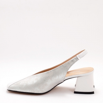 Дамски обувки на ток в бяло и сребристо