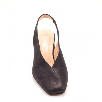 Дамски обувки на ток в черно