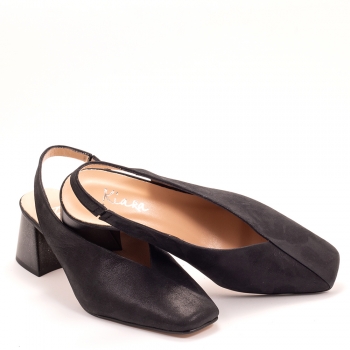 Дамски обувки на ток в черно