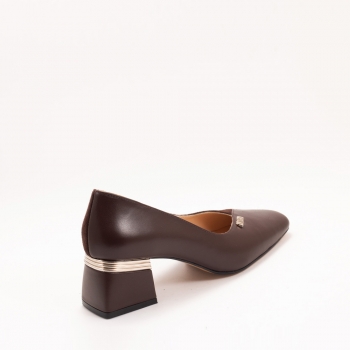 Дамски обувки на ток в кафяво