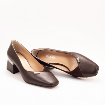 Дамски обувки на ток в кафяво