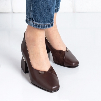 Дамски обувки на ток в кафяво