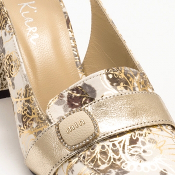 Дамски обувки на ток в златисто