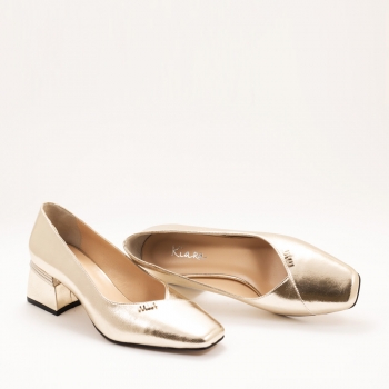 Дамски обувки на ток в златно