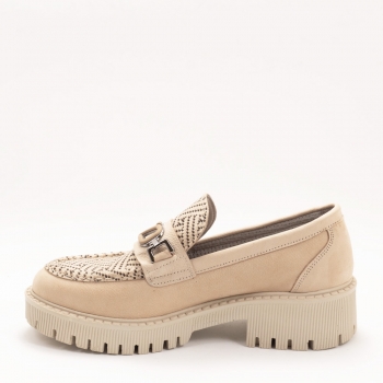 Дамски обувки в бежово