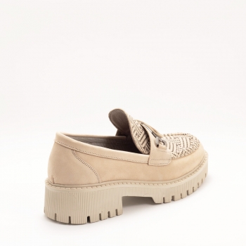 Дамски обувки в бежово