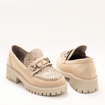 Дамски обувки в бежово