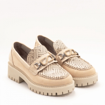 Дамски обувки в бежово