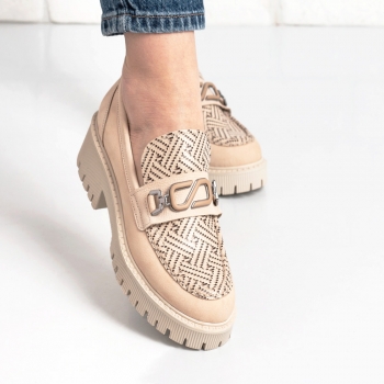 Дамски обувки в бежово