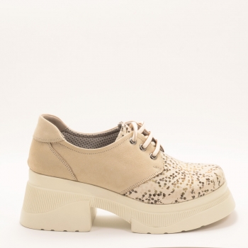 Дамски обувки в бежово