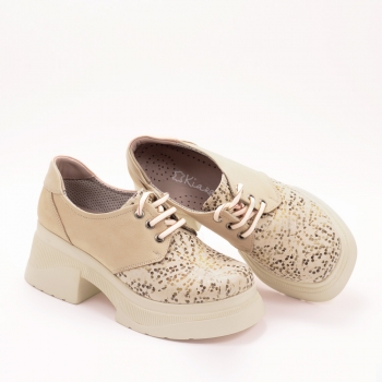 Дамски обувки в бежово