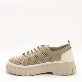 Дамски обувки в бежово