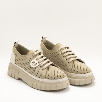 Дамски обувки в бежово