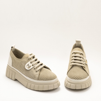 Дамски обувки в бежово