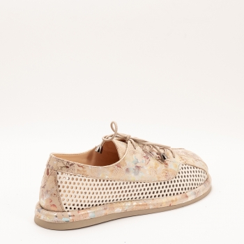 Дамски обувки в бежово