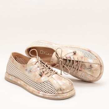 Дамски обувки в бежово