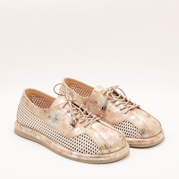 Дамски обувки в бежово