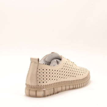 Дамски обувки в бежово