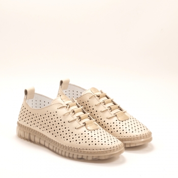 Дамски обувки в бежово