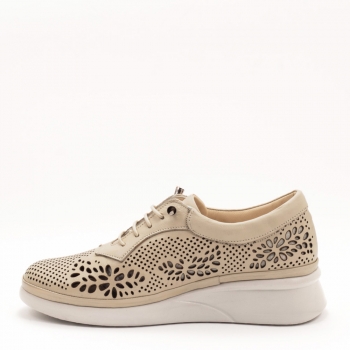 Дамски обувки в бежово