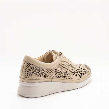 Дамски обувки в бежово