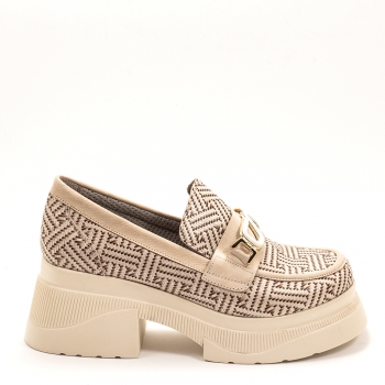 Дамски обувки в бежово